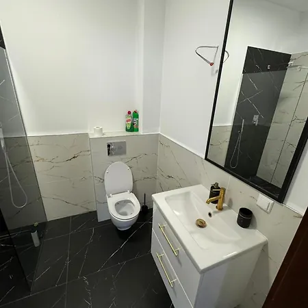 아파트 Apartament Na Sw. Piotra 57m2 웨그니차